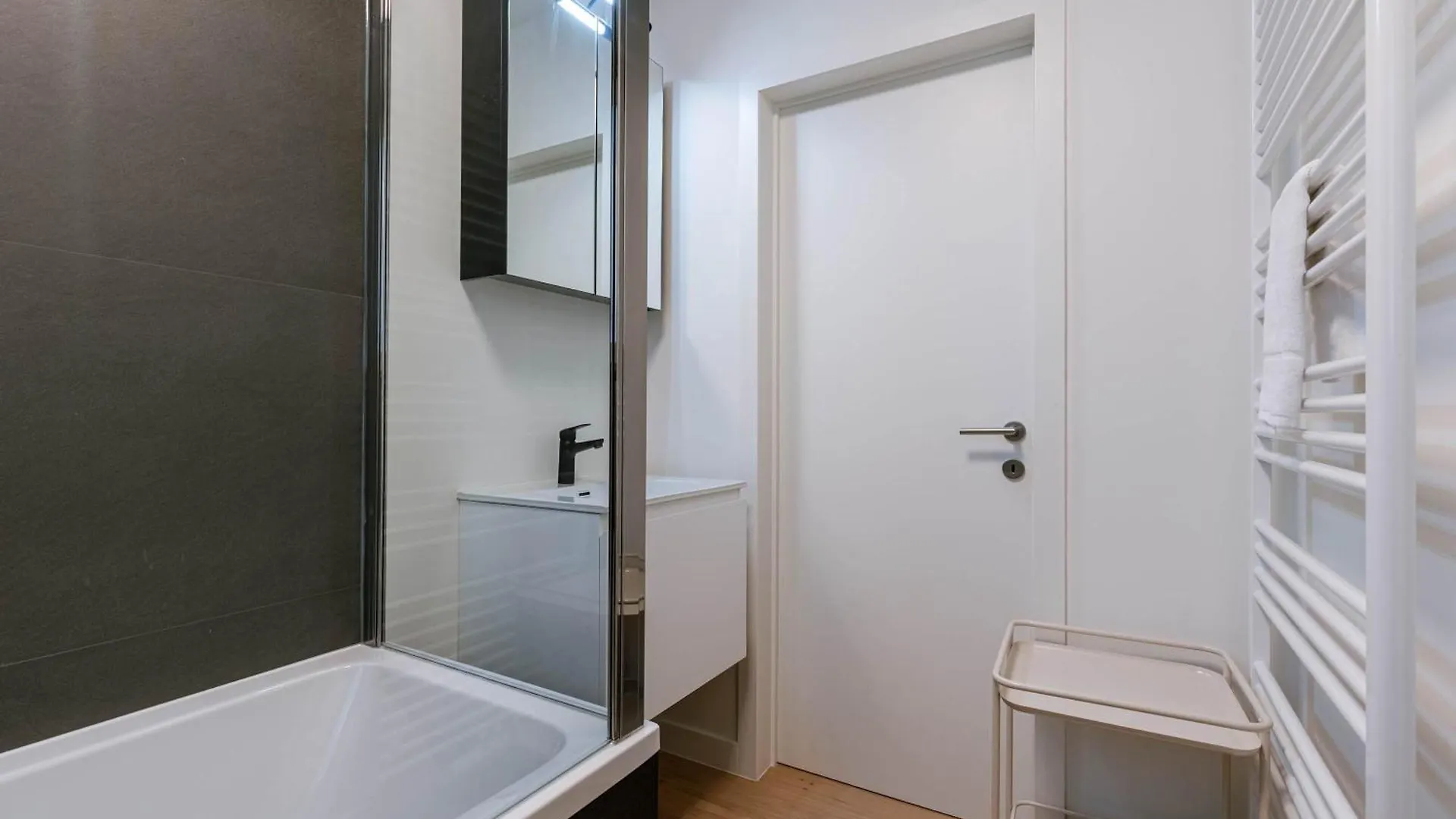 Huswell - Charming Central Apartment In Ostend - Perfect For 7 Guests
